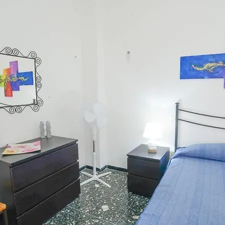 Casa Lella - Vadoalmare Immobiliare アパート サヴォーナ